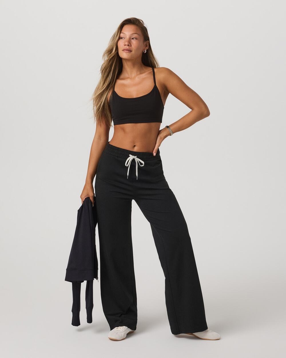 Vuori Black Halo Essential Wide Leg Pants Size Medium
